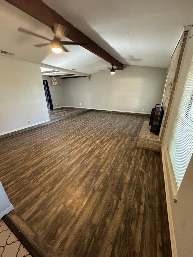 Foto del edificio - 3002 Cromwell Ave