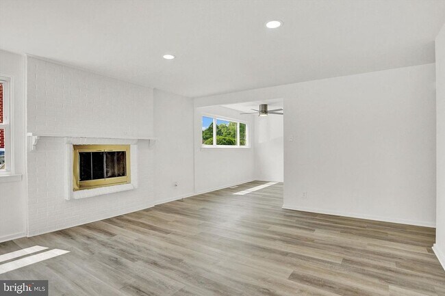Building Photo - 1806 Carlisle Rd