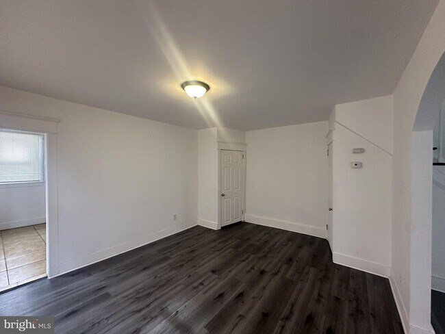 Building Photo - 1613 Edgmont Ave