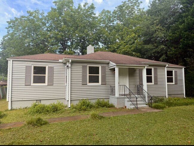 Foto del edificio - Modern 2-Bed, 2-Bath Gem Near Downtown Athens!