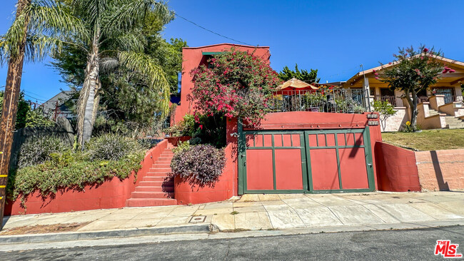 Building Photo - 1024 Coronado Terrace