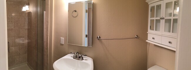 Baño 1 - 1832 Spruce St