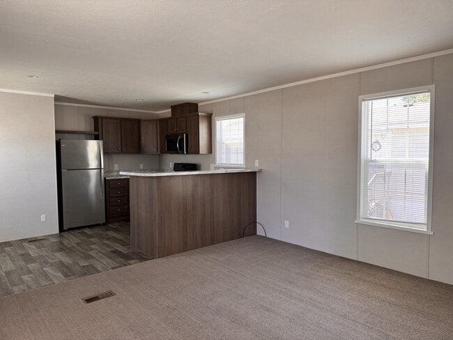 Foto del edificio - 5201 Chantelle Dr