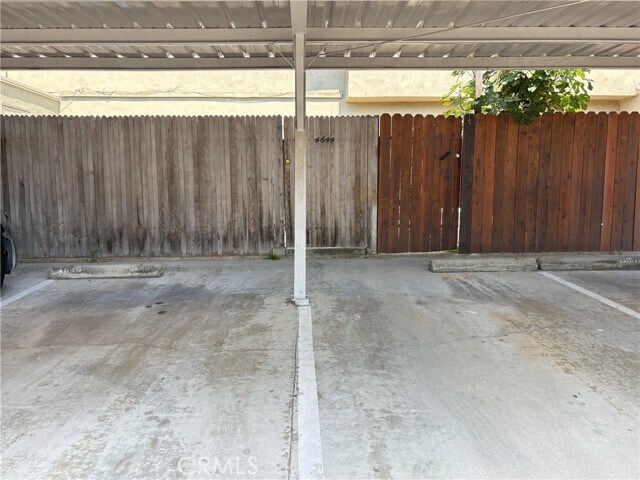 Foto del edificio - 4646 Larwin Ave