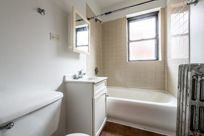 Foto del edificio - 8241-49 S Ellis Ave