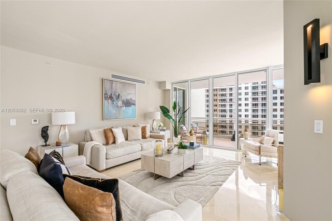 Foto del edificio - 901 Brickell Key Blvd