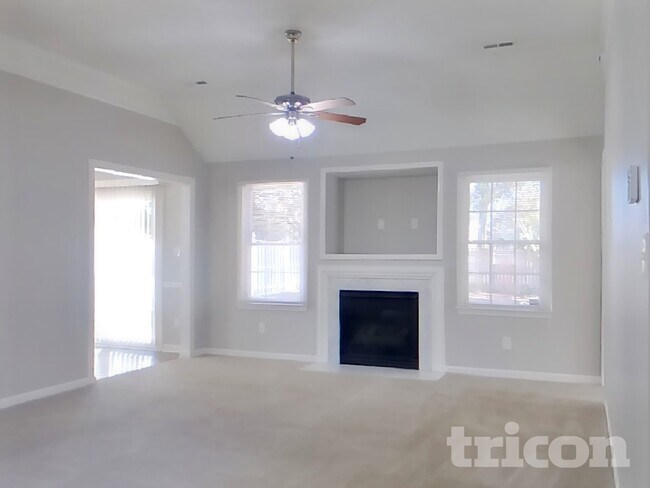 Foto del edificio - 7325 Fallow Ln