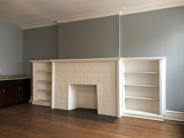 Building Photo - 5131 S Ingleside Ave