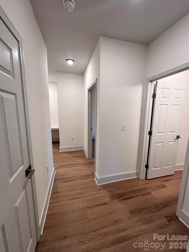 Foto del edificio - 3515 Markland Dr