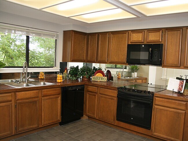 Building Photo - 8200 Neely Dr