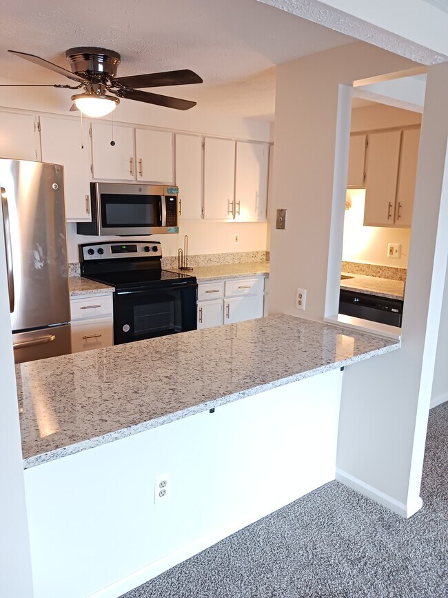 kitchen - 3500 Kingsley Ct