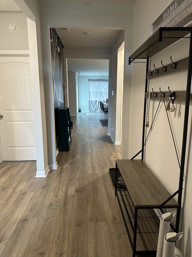 Building Photo - 6019 Hunters Village Dr