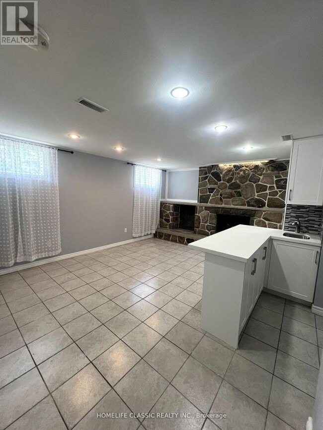 Building Photo - 159-BS159 Yorkview Dr