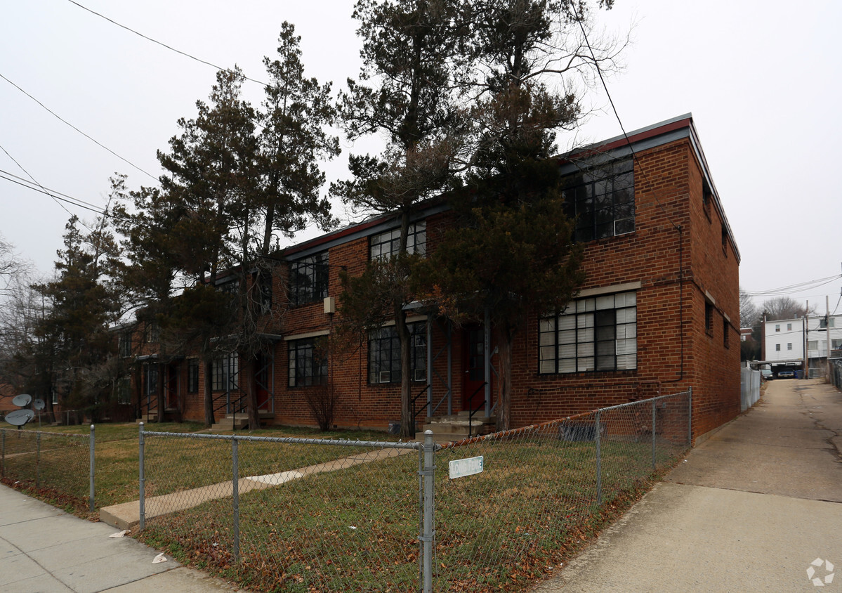 Primary Photo - 6139 Kansas Ave NE