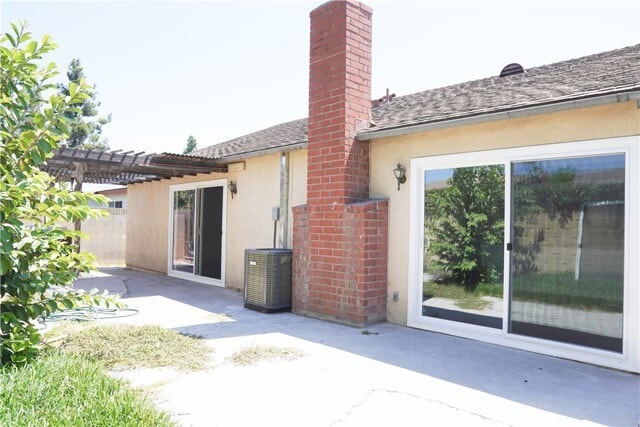 Building Photo - 13045 La Jara St