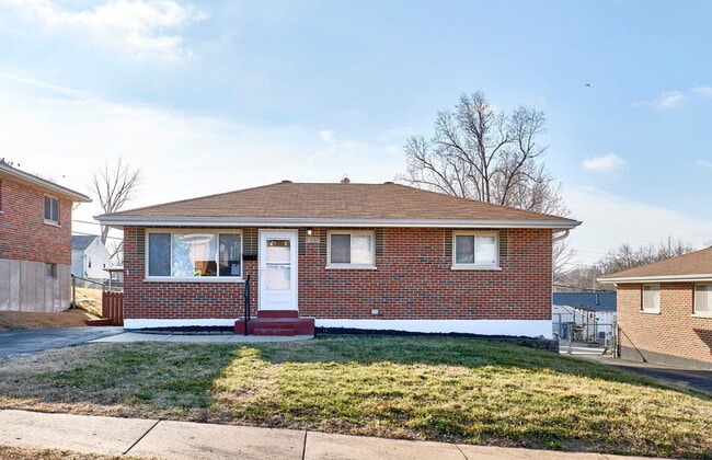 Building Photo - 9530 Cote Brilliante Ave