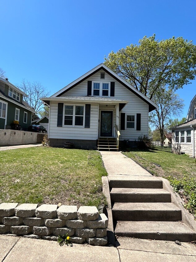 Primary Photo - 1312 Grant Ave