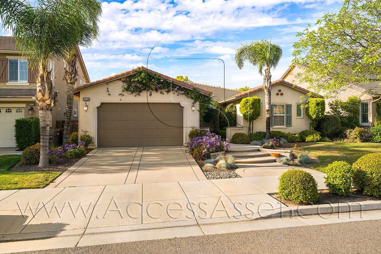 Foto principal - Luxury And Stunning Single Story 5 Bed/3 B...