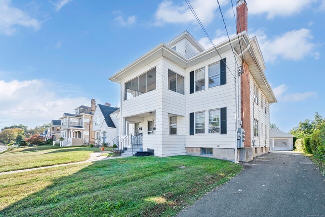 Building Photo - 91 Maplewood Ave