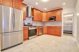 Building Photo - 106 Poplar St