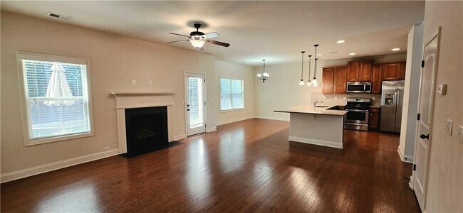 Foto del edificio - 3265 Carrick Rd