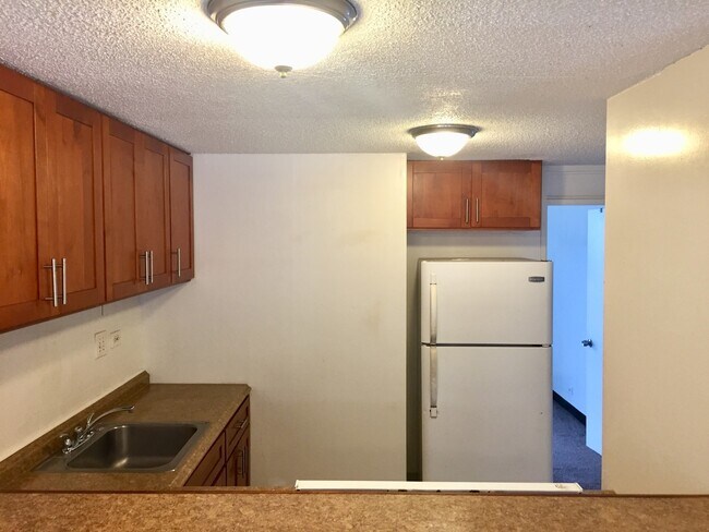 Foto del edificio - Pearlridge Sunset: 3 Bedroom, 1 Bath Condo...