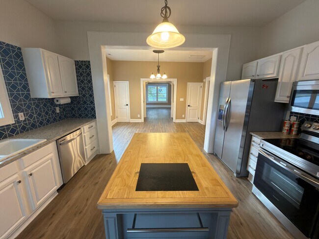 Foto del edificio - 302 N Sumner St