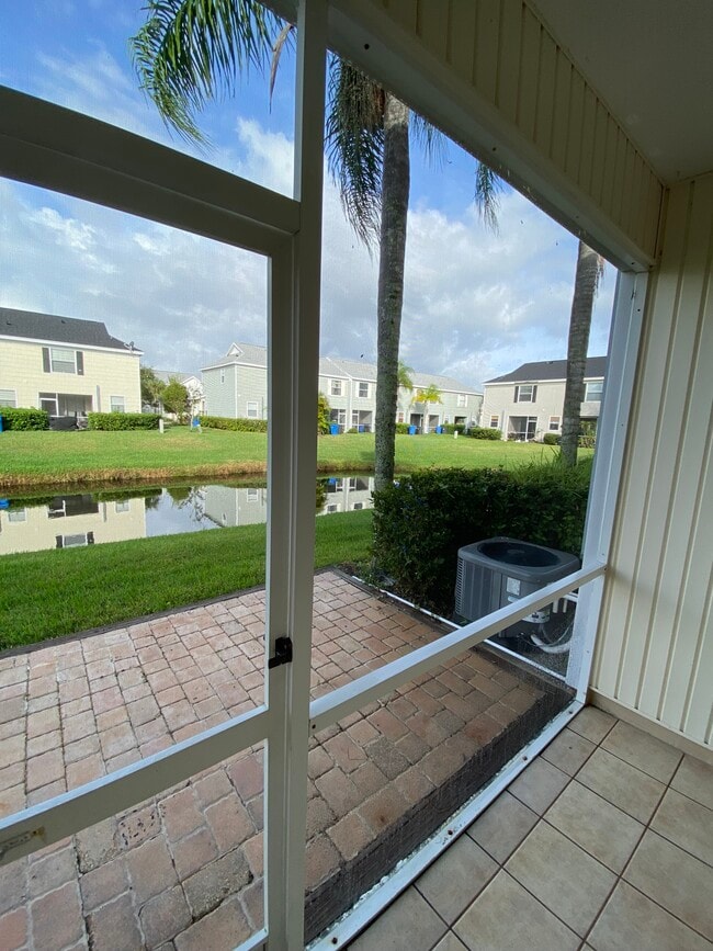 Building Photo - 12319 Country White Cir
