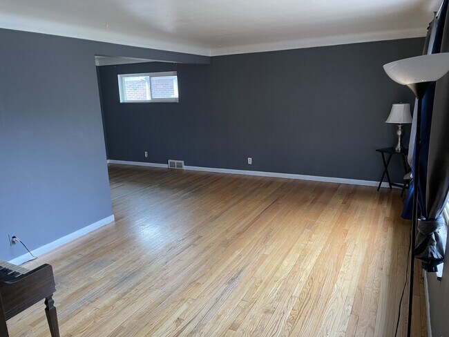 Foto del edificio - 22190 Cloverlawn St