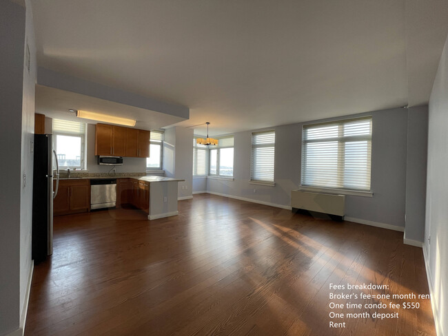 Building Photo - 4028 College Point Blvd