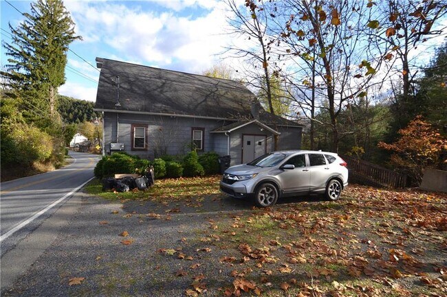 Building Photo - 4095 Hahns Dairy Rd