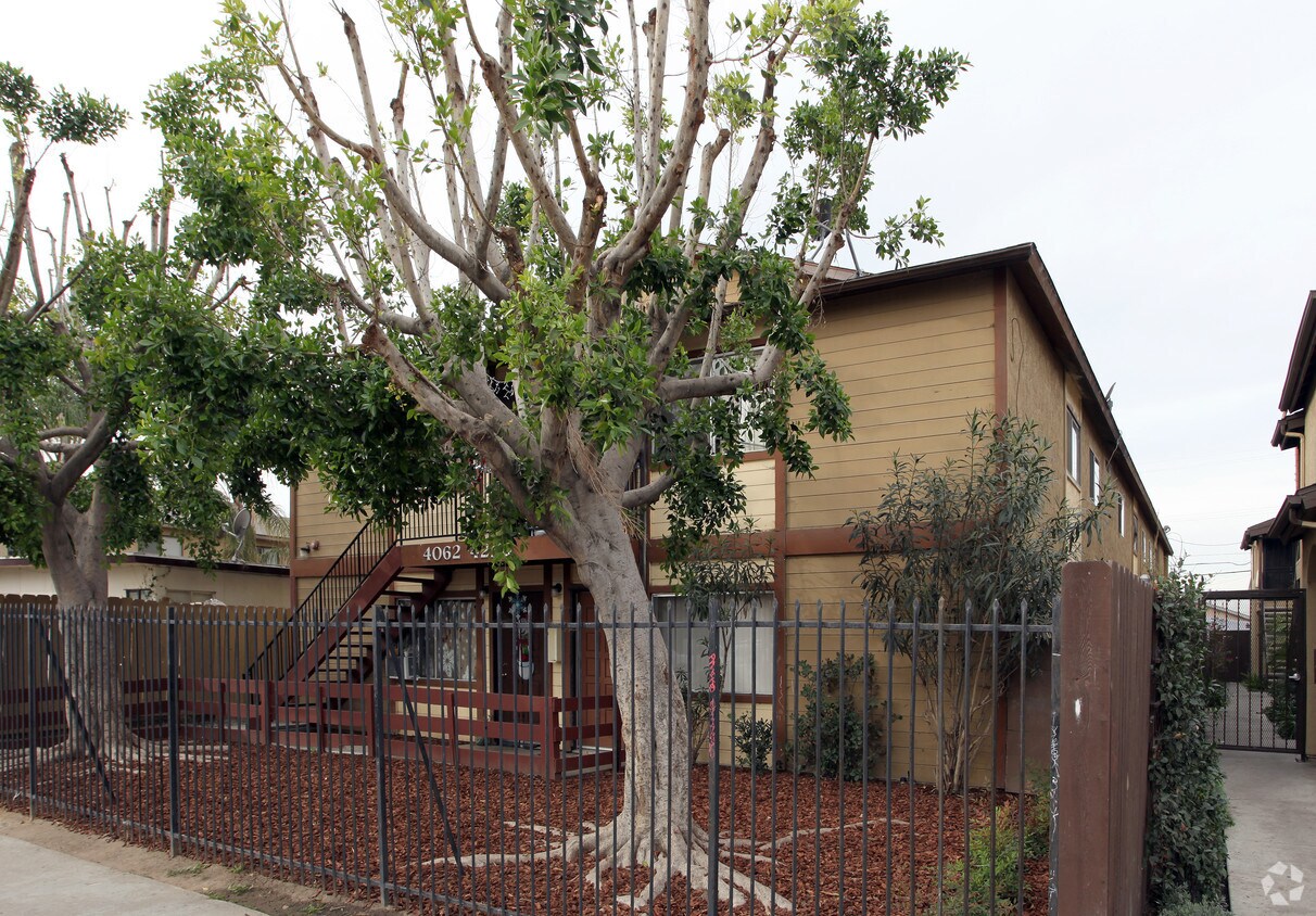 Foto del edificio - 4062 42nd St