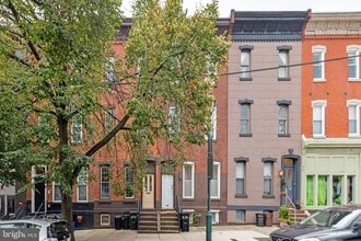 Building Photo - 2542 W Girard Ave