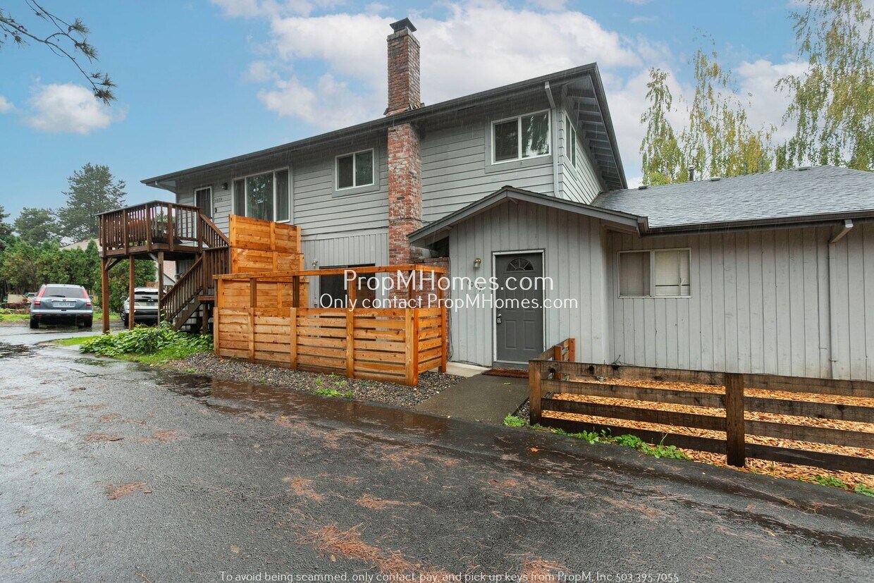 Primary Photo - Charming 2 Bedroom in the Highland Neighbo...
