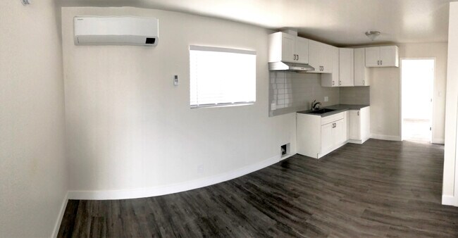Foto del edificio - 1312 W Florence Ave