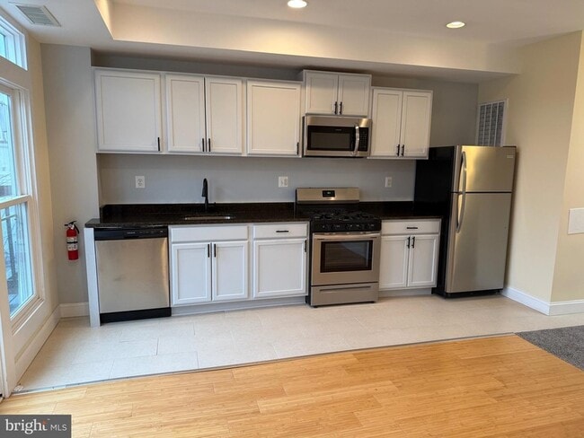 Photo - 532 8th St SE Apartment