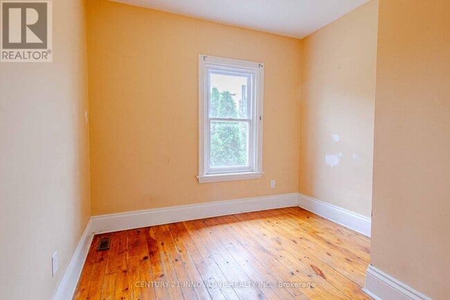 Building Photo - 65 Aikman Ave