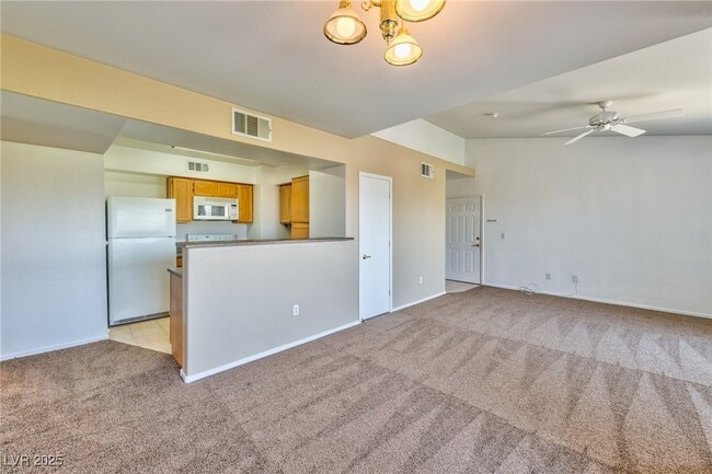 Building Photo - 45 Maleena Mesa St