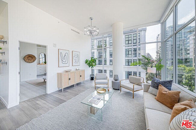 Foto del edificio - 1050 S Grand Ave