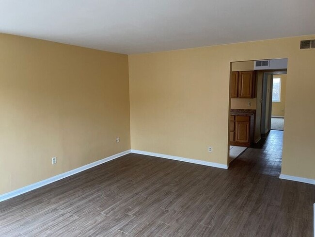 Photo - 2524 Flanigan Ct Apartment