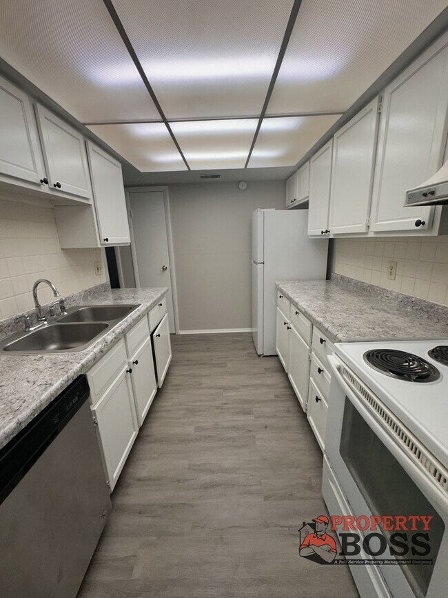 Foto del edificio - 7322 Noble St