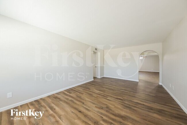 Foto del edificio - 1419 W Ross Ave