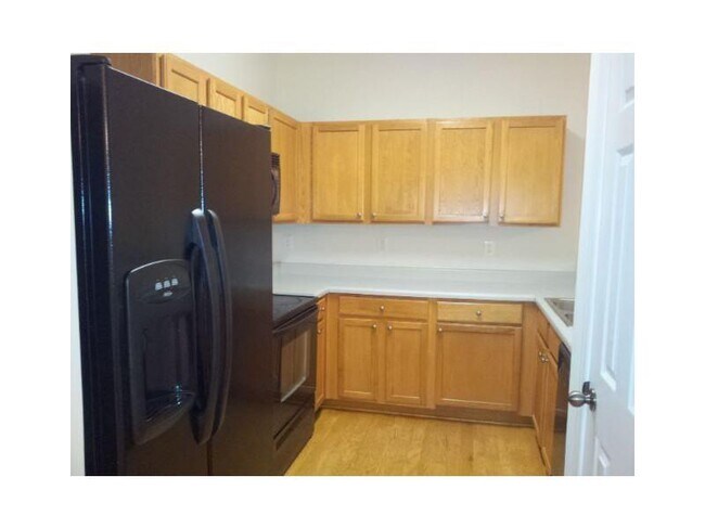 Building Photo - 5575 Lindeman Ln