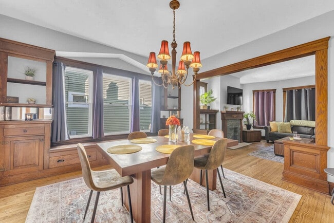 Foto del edificio - 2638 E 126th St