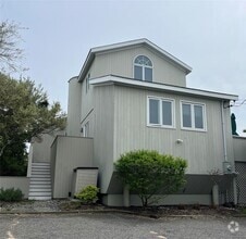 Building Photo - 643 Dune Rd