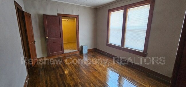 Building Photo - 123 Watkins St