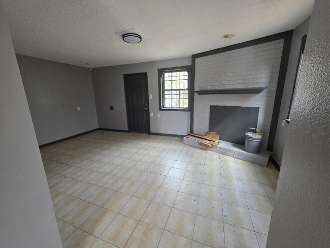 Foto del edificio - 7813 Star St