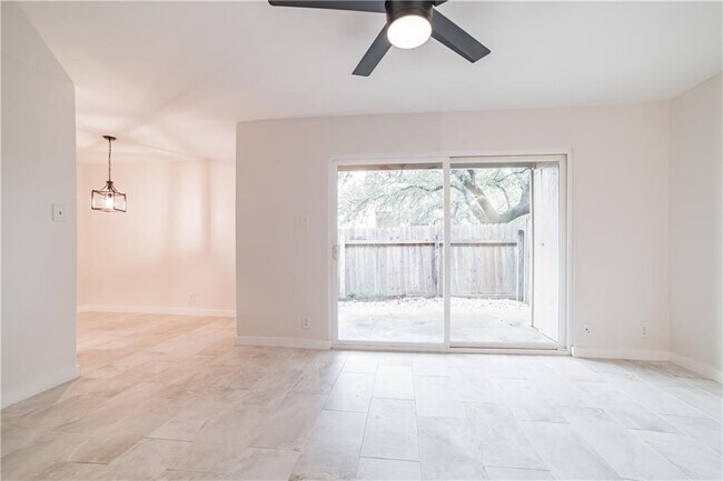 Foto del edificio - 2600 Penny Ln