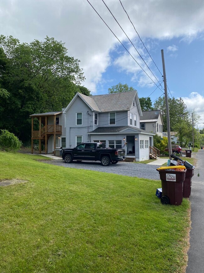 Side Exterior/Yard - 31 Covell Ave