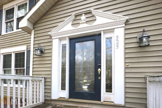 Building Photo - 325 Hillsdale Dr